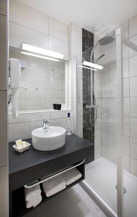 ****  Logis Hotel Le Relais De Farrou - Restaurant & Spa Villefranche-de-Rouergue Frankrijk