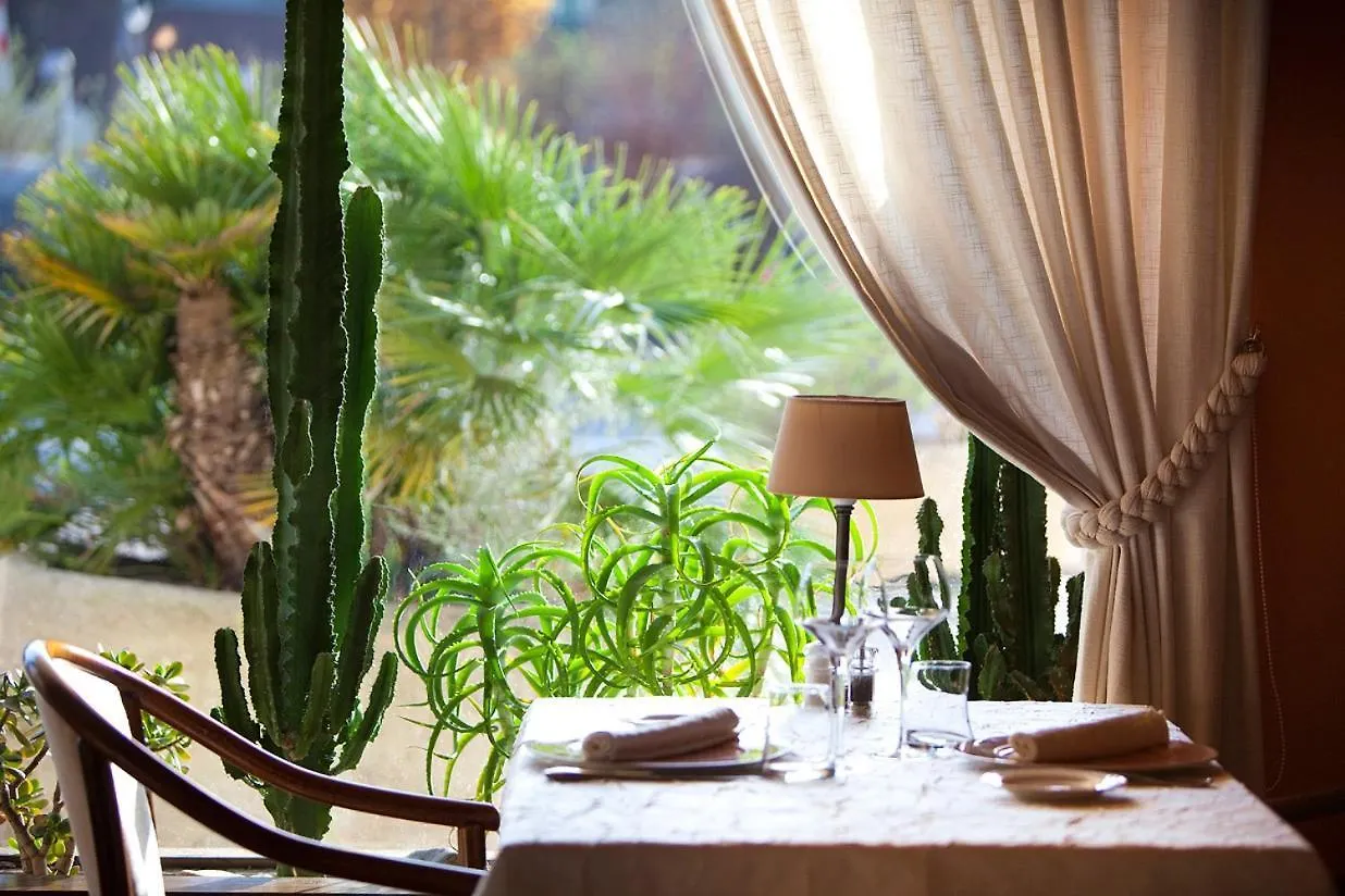 ****  Logis Hotel Le Relais De Farrou - Restaurant & Spa Villefranche-de-Rouergue Frankrijk
