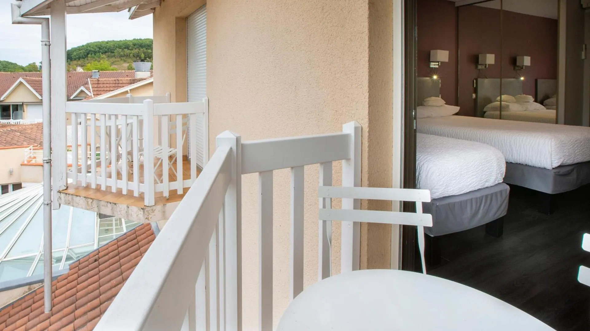 Logis Hotel - Restaurant - Spa - Le Relais De Farrou Villefranche-de-Rouergue