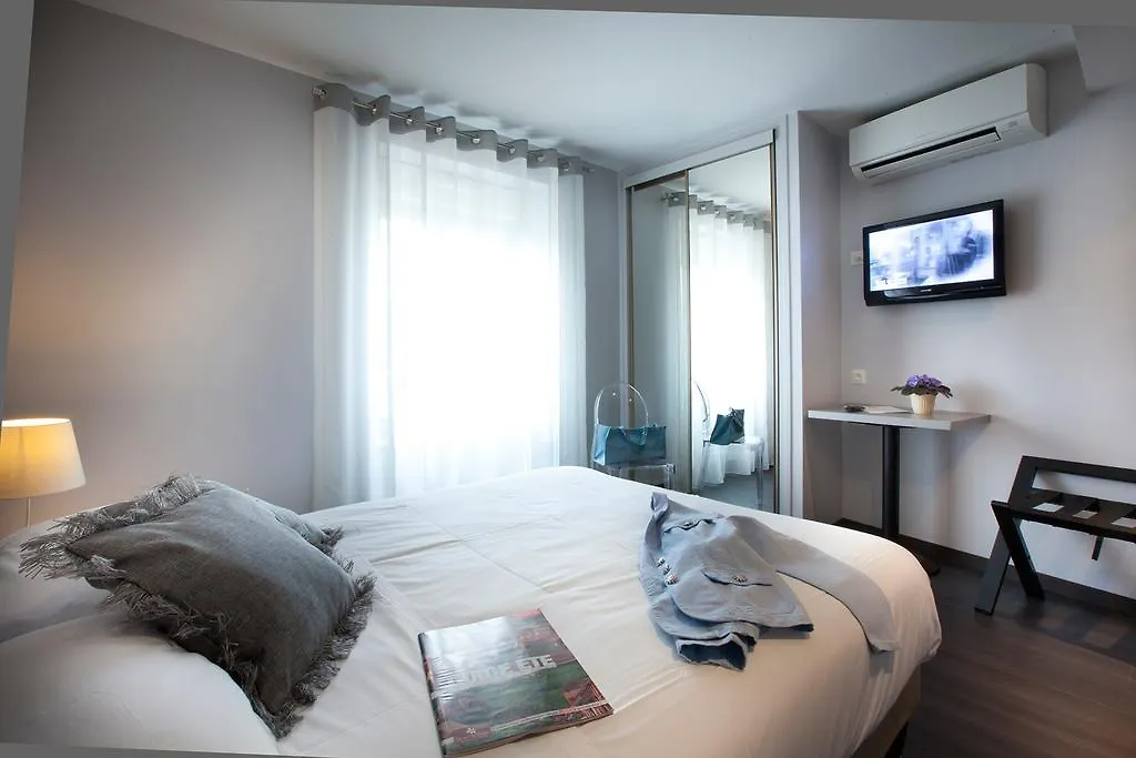 Logis Hotel Le Relais De Farrou - Restaurant & Spa Villefranche-de-Rouergue 4*,  Frankrijk