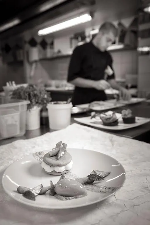 Logis Hotel Le Relais De Farrou - Restaurant & Spa Villefranche-de-Rouergue